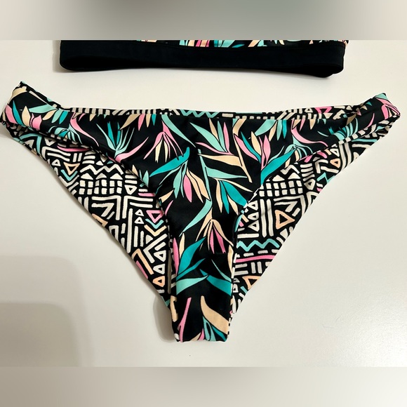 SOLD Body Glove Lola low rise bikini swimsuit - Picture 7 of 11